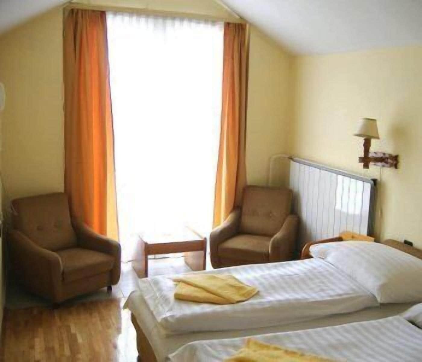 Hotel Bara Junior Budapešť